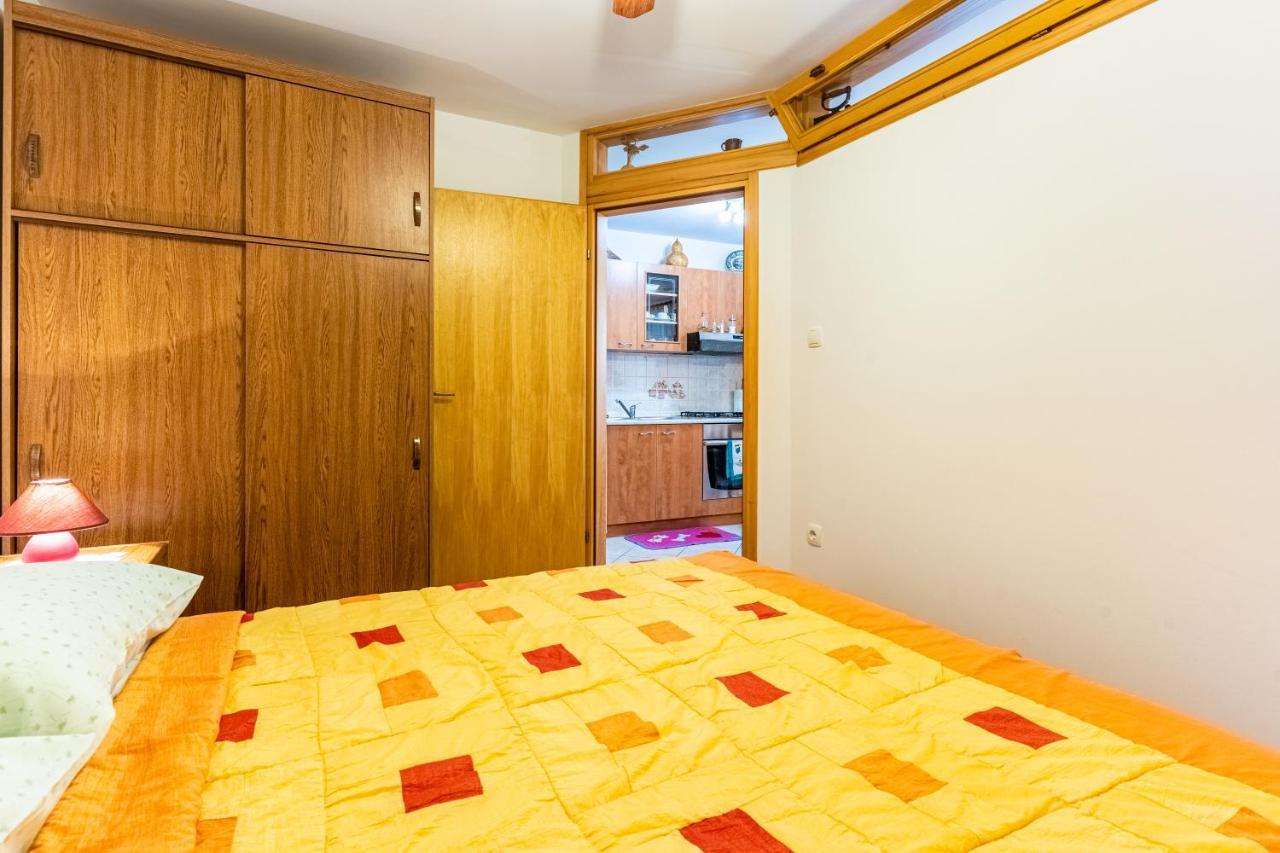 Kovacine Apartment Cres Exterior photo