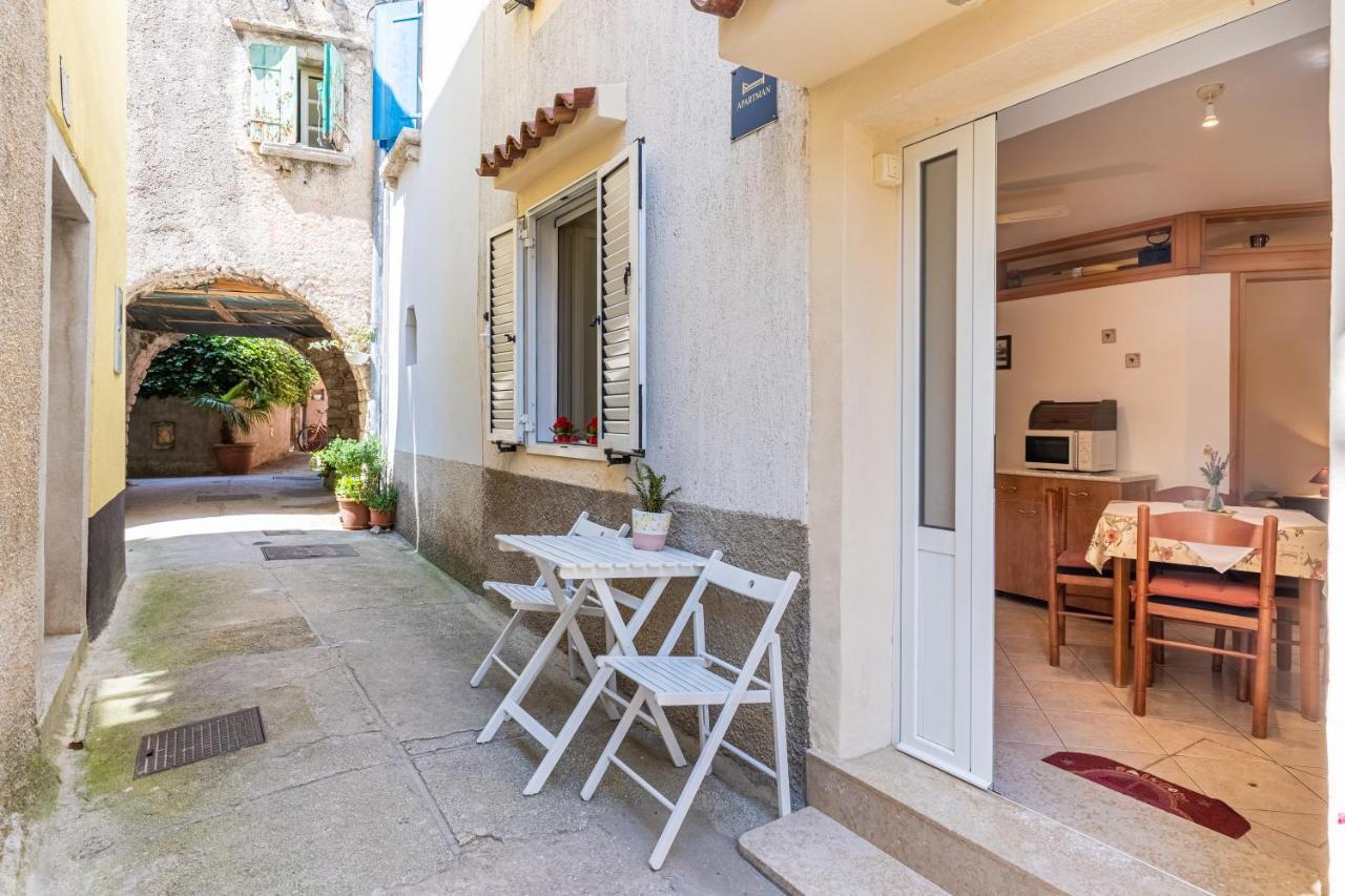 Kovacine Apartment Cres Exterior photo